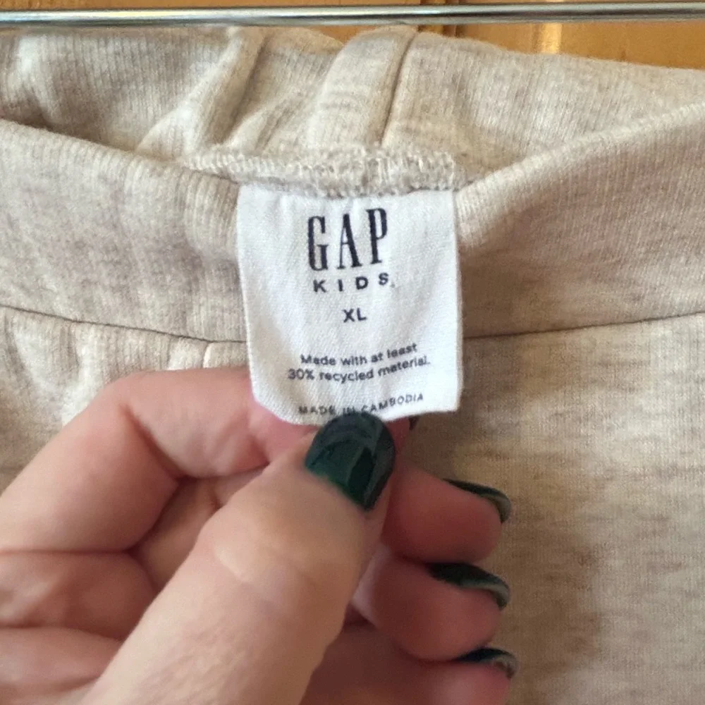 GAP Kids cream colored, gold stripped‎ pants